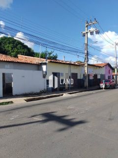 Casa de Esquina em Avenida de grande movimento Bairro Santo Antônio - Teresina-PI
