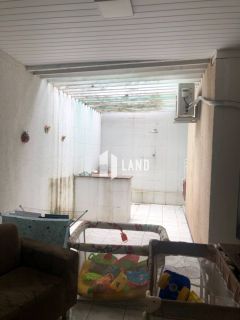 Casa com 3 dormitorios (1 suíte), 2 vagas de garagem, banheiro social, a venda, 125 m² por R$ 600.000 - Próxima a Av. Washington Soares - Parque Manibura - Fortaleza/CE
