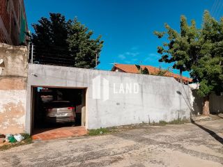 EXCELENTE CASA COM 2 FRENTES, COM 3 DORMITÓRIOS (2 SUÍTES), BANHEIRO SOCIAL, DECK COM CHURRASQUEIRA, DEPENDÊNCIA DE FUNCIONÁRIA COM BANHEIRO, 8 VAGAS DE GARAGEM,  A VENDA, 183 M², POR R$ 849.000 - PRÓXIMA A AV. BEZERRA DE MENEZES - SÃO GERARDO - FORTALEZA