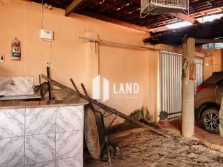 EXCELENTE CASA COM 2 FRENTES, COM 3 DORMITÓRIOS (2 SUÍTES), BANHEIRO SOCIAL, DECK COM CHURRASQUEIRA, DEPENDÊNCIA DE FUNCIONÁRIA COM BANHEIRO, 8 VAGAS DE GARAGEM,  A VENDA, 183 M², POR R$ 849.000 - PRÓXIMA A AV. BEZERRA DE MENEZES - SÃO GERARDO - FORTALEZA