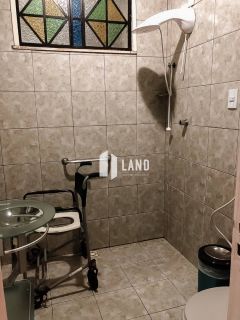 EXCELENTE CASA COM 2 FRENTES, COM 3 DORMITÓRIOS (2 SUÍTES), BANHEIRO SOCIAL, DECK COM CHURRASQUEIRA, DEPENDÊNCIA DE FUNCIONÁRIA COM BANHEIRO, 8 VAGAS DE GARAGEM,  A VENDA, 183 M², POR R$ 849.000 - PRÓXIMA A AV. BEZERRA DE MENEZES - SÃO GERARDO - FORTALEZA