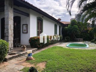 CASA COM 4 DORMITÓRIOS (2 SUÍTES), 6 VAGAS DE GARAGEM, BANHEIRO SOCIAL, PISCINA, ESCRITÓRIO, DEPENDÊNCIA COM BANHEIRO, A VENDA, 300 M² (ÁREA CONSTRUÍDA) - 775,5 M² (TERRENO 23,5x33) - POR R$ 2.200.000 PRÓXIMA A AV. PONTES VIEIRA - DIONÍSIO TORRES - FORTAL