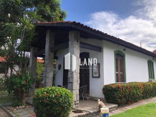 CASA COM 4 DORMITÓRIOS (2 SUÍTES), 6 VAGAS DE GARAGEM, BANHEIRO SOCIAL, PISCINA, ESCRITÓRIO, DEPENDÊNCIA COM BANHEIRO, A VENDA, 300 M² (ÁREA CONSTRUÍDA) - 775,5 M² (TERRENO 23,5x33) - POR R$ 2.200.000 PRÓXIMA A AV. PONTES VIEIRA - DIONÍSIO TORRES - FORTAL