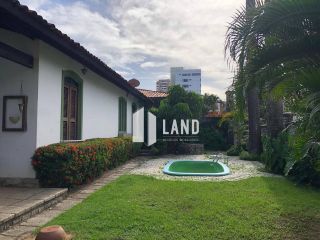 CASA COM 4 DORMITÓRIOS (2 SUÍTES), 6 VAGAS DE GARAGEM, BANHEIRO SOCIAL, PISCINA, ESCRITÓRIO, DEPENDÊNCIA COM BANHEIRO, A VENDA, 300 M² (ÁREA CONSTRUÍDA) - 775,5 M² (TERRENO 23,5x33) - POR R$ 2.200.000 PRÓXIMA A AV. PONTES VIEIRA - DIONÍSIO TORRES - FORTAL