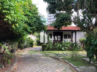 CASA COM 4 DORMITÓRIOS (2 SUÍTES), 6 VAGAS DE GARAGEM, BANHEIRO SOCIAL, PISCINA, ESCRITÓRIO, DEPENDÊNCIA COM BANHEIRO, A VENDA, 300 M² (ÁREA CONSTRUÍDA) - 775,5 M² (TERRENO 23,5x33) - POR R$ 2.200.000 PRÓXIMA A AV. PONTES VIEIRA - DIONÍSIO TORRES - FORTAL