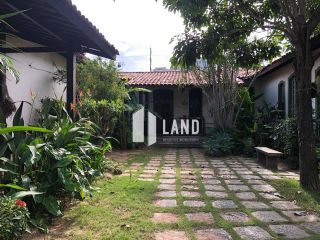 CASA COM 4 DORMITÓRIOS (2 SUÍTES), 6 VAGAS DE GARAGEM, BANHEIRO SOCIAL, PISCINA, ESCRITÓRIO, DEPENDÊNCIA COM BANHEIRO, A VENDA, 300 M² (ÁREA CONSTRUÍDA) - 775,5 M² (TERRENO 23,5x33) - POR R$ 2.200.000 PRÓXIMA A AV. PONTES VIEIRA - DIONÍSIO TORRES - FORTAL