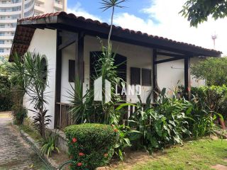 CASA COM 4 DORMITÓRIOS (2 SUÍTES), 6 VAGAS DE GARAGEM, BANHEIRO SOCIAL, PISCINA, ESCRITÓRIO, DEPENDÊNCIA COM BANHEIRO, A VENDA, 300 M² (ÁREA CONSTRUÍDA) - 775,5 M² (TERRENO 23,5x33) - POR R$ 2.200.000 PRÓXIMA A AV. PONTES VIEIRA - DIONÍSIO TORRES - FORTAL