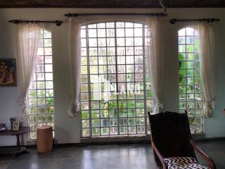CASA COM 4 DORMITÓRIOS (2 SUÍTES), 6 VAGAS DE GARAGEM, BANHEIRO SOCIAL, PISCINA, ESCRITÓRIO, DEPENDÊNCIA COM BANHEIRO, A VENDA, 300 M² (ÁREA CONSTRUÍDA) - 775,5 M² (TERRENO 23,5x33) - POR R$ 2.200.000 PRÓXIMA A AV. PONTES VIEIRA - DIONÍSIO TORRES - FORTAL