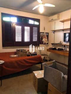 CASA COM 4 DORMITÓRIOS (2 SUÍTES), 6 VAGAS DE GARAGEM, BANHEIRO SOCIAL, PISCINA, ESCRITÓRIO, DEPENDÊNCIA COM BANHEIRO, A VENDA, 300 M² (ÁREA CONSTRUÍDA) - 775,5 M² (TERRENO 23,5x33) - POR R$ 2.200.000 PRÓXIMA A AV. PONTES VIEIRA - DIONÍSIO TORRES - FORTAL