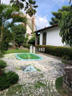 CASA COM 4 DORMITÓRIOS (2 SUÍTES), 6 VAGAS DE GARAGEM, BANHEIRO SOCIAL, PISCINA, ESCRITÓRIO, DEPENDÊNCIA COM BANHEIRO, A VENDA, 300 M² (ÁREA CONSTRUÍDA) - 775,5 M² (TERRENO 23,5x33) - POR R$ 2.200.000 PRÓXIMA A AV. PONTES VIEIRA - DIONÍSIO TORRES - FORTAL