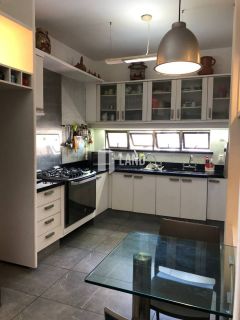 Apartamento com 4 suítes e 5 banheiros à Venda, 300 m² por R$ 1.790.000!