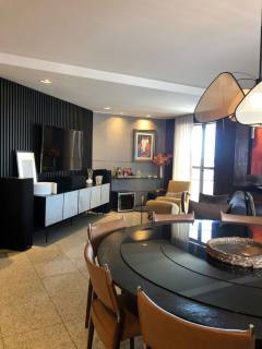 Apartamento com 4 suítes e 5 banheiros à Venda, 300 m² por R$ 1.790.000!