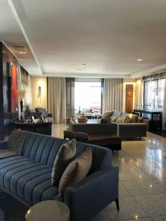 Apartamento com 4 suítes e 5 banheiros à Venda, 300 m² por R$ 1.790.000!