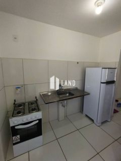 Casa duplex em condomínio fechado.