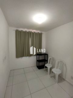 Casa duplex em condomínio fechado.