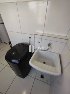 Casa duplex em condomínio fechado.