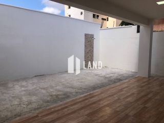 CASA NO BAIRRO DE FÁTIMA COM 1 SUÍTE (COM PROJETO PARA FAZER MAIS 2 SUÍTES COM CLOSET NO PAVIMENTO SUPERIOR DA CASA), LAVABO, 3 VAGAS, A VENDA, 84M² (TERRENO 174M²) - R$ 750.000 - BAIRRO DE FÁTIMA (PRÓXIMA A AV. 13 DE MAIO E AGUANAMBI) - FORTALEZA/CE