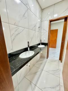 Casa térrea com 03 suítes no Conviver em Teresina