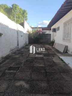 Casa excelente a poucos metros da Av. Pres. Kennedy - Teresina = PI