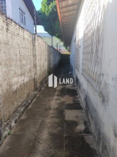 Casa excelente a poucos metros da Av. Pres. Kennedy - Teresina = PI