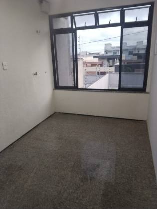 Casa duplex por apenas R$550.000,00 - 4 suítes no bairro Sao Bento em Fortaleza