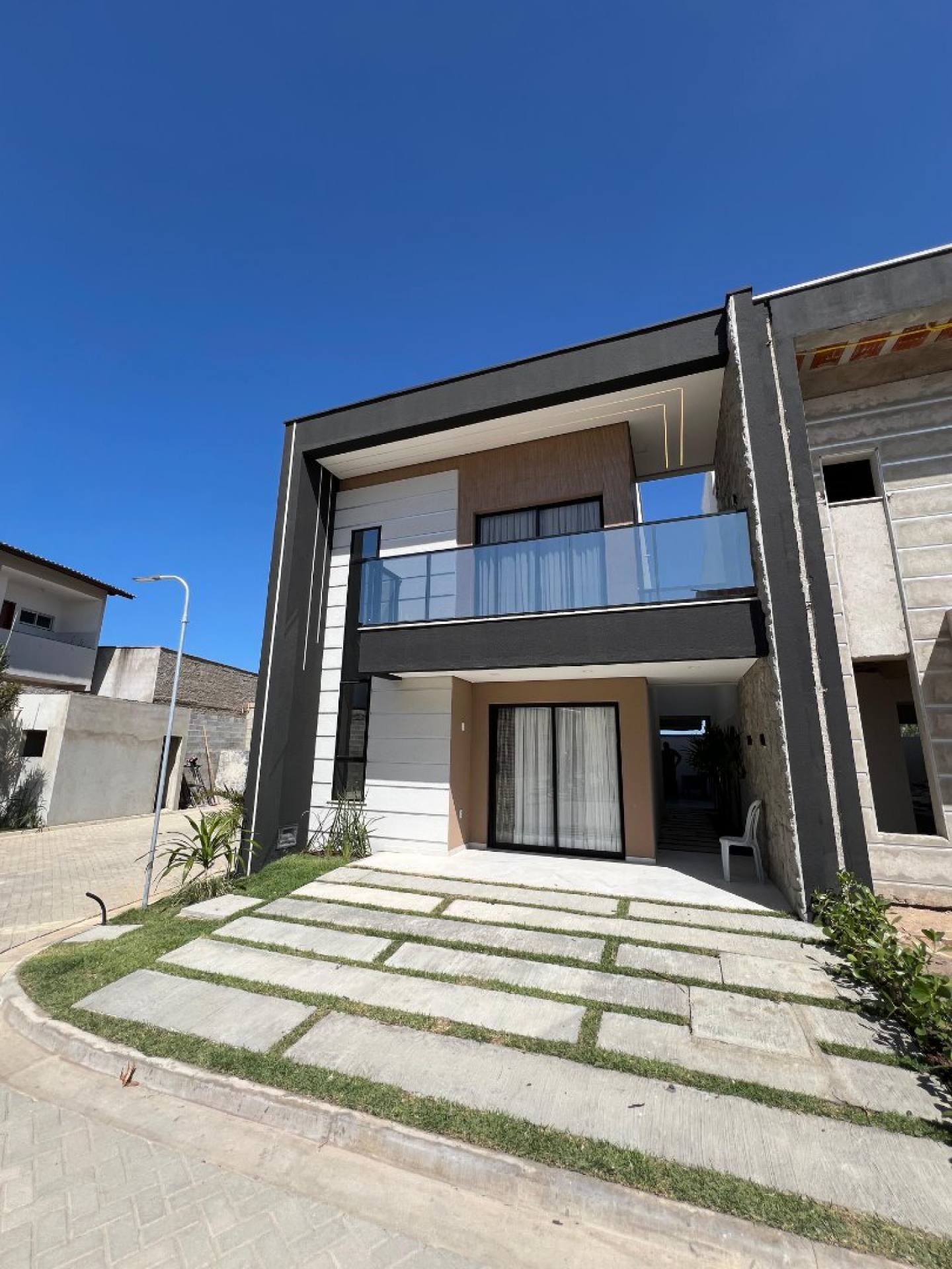 Casa de Condomínio Para Vender no Eusébio por - R$ 650.000,00