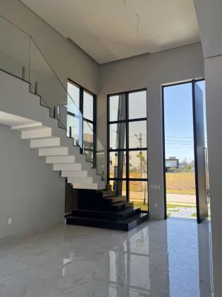 CASA A VENDA NA CIDADE ALPHA!
