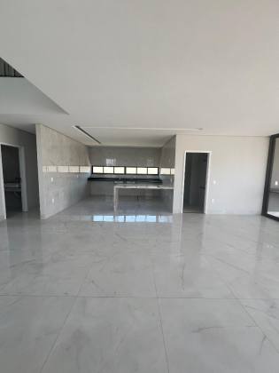 CASA A VENDA NA CIDADE ALPHA!