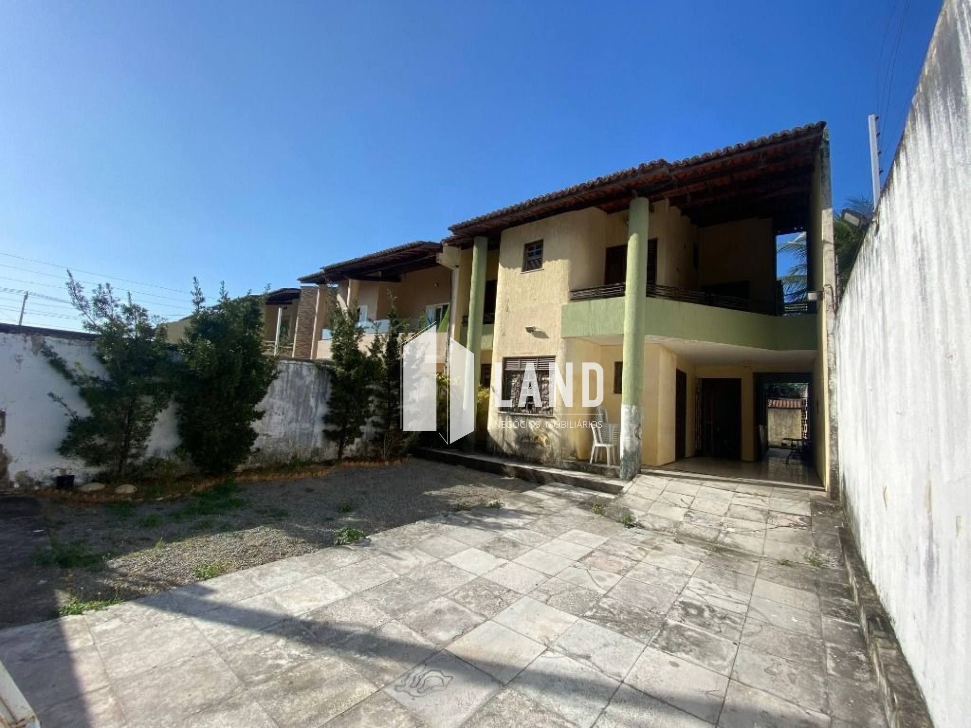 Casa Duplex com 4 quartos à venda bairro Luciano Cavalcante