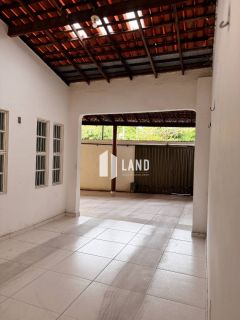 Excelente casa no Bairro Acarape frente para Av Maranhão - Teresina - PI