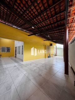 Excelente casa no Bairro Acarape frente para Av Maranhão - Teresina - PI