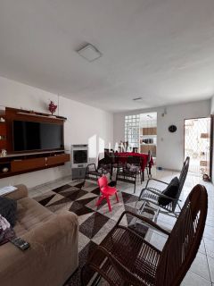 Excelente casa no Bairro Acarape frente para Av Maranhão - Teresina - PI