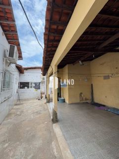 Excelente casa no Bairro Acarape frente para Av Maranhão - Teresina - PI