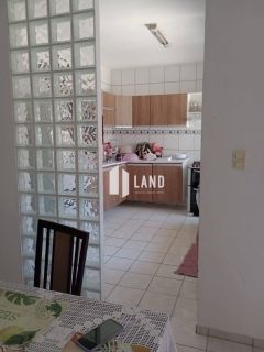 Excelente casa no Bairro Acarape frente para Av Maranhão - Teresina - PI
