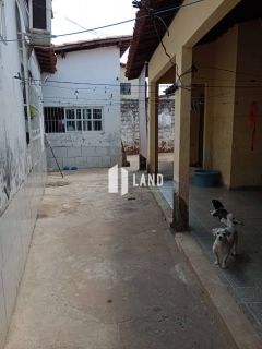 Excelente casa no Bairro Acarape frente para Av Maranhão - Teresina - PI