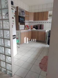 Excelente casa no Bairro Acarape frente para Av Maranhão - Teresina - PI