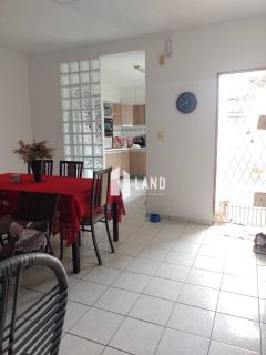 Excelente casa no Bairro Acarape frente para Av Maranhão - Teresina - PI