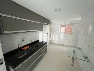 Apartamento Para Vender com 04 quartos 03 suítes no bairro Guararapes em Fortaleza