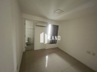 Apartamento Para Vender com 04 quartos 03 suítes no bairro Guararapes em Fortaleza