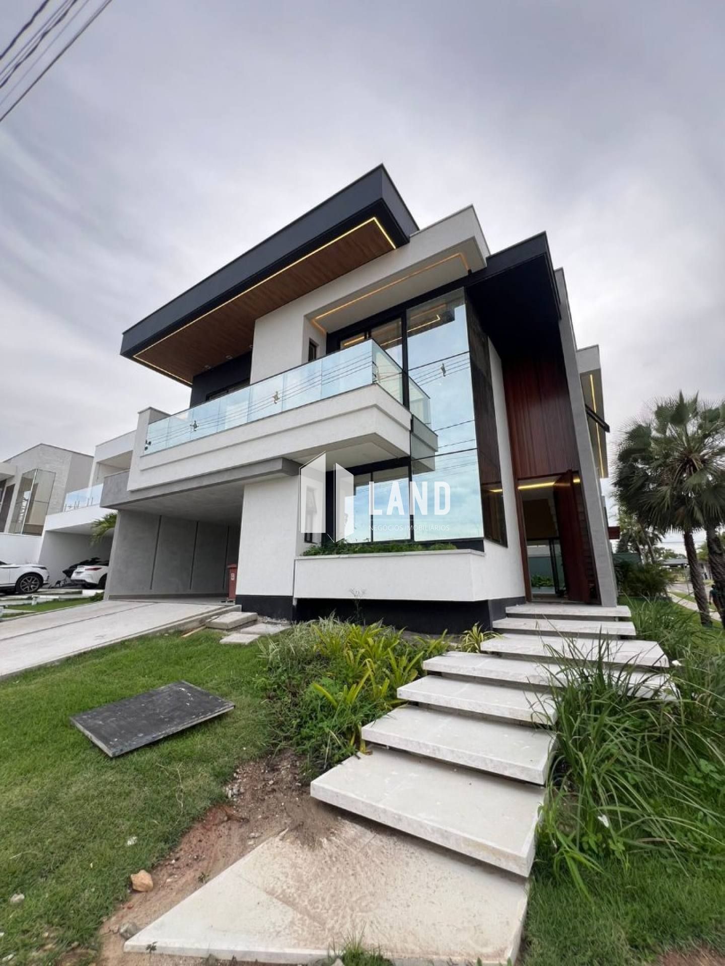 CASA ALTO PADRÃO NO TERRAS ALPHAVILLE 2 - POR R$ 2.050.000,00