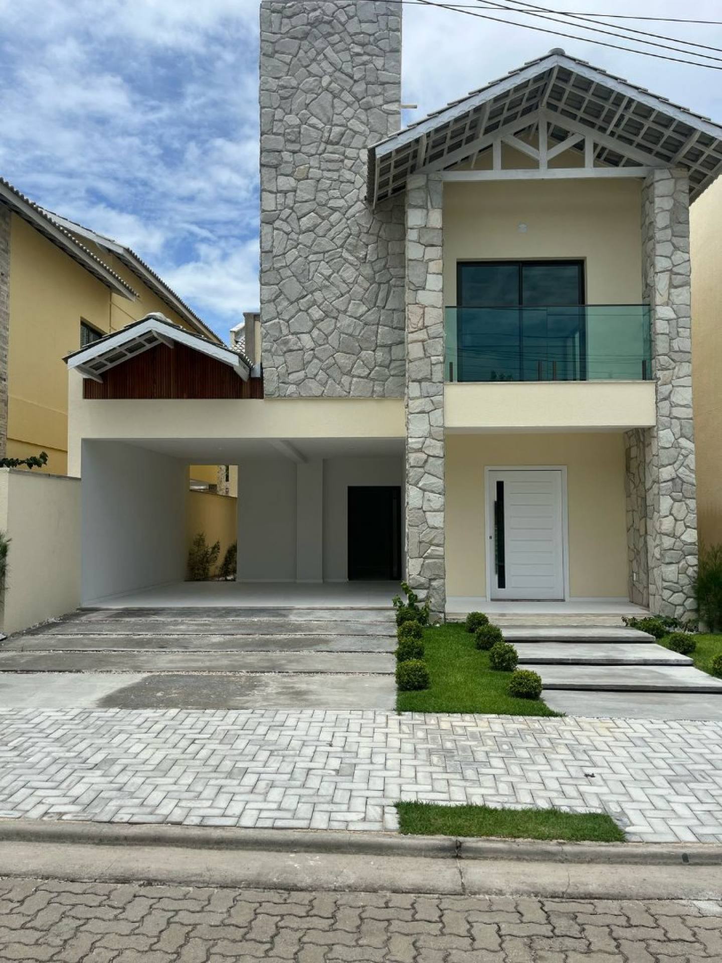 Linda Casa no Condomínio Jardim Terra Brasilis – Conforto e Lazer para sua Família!