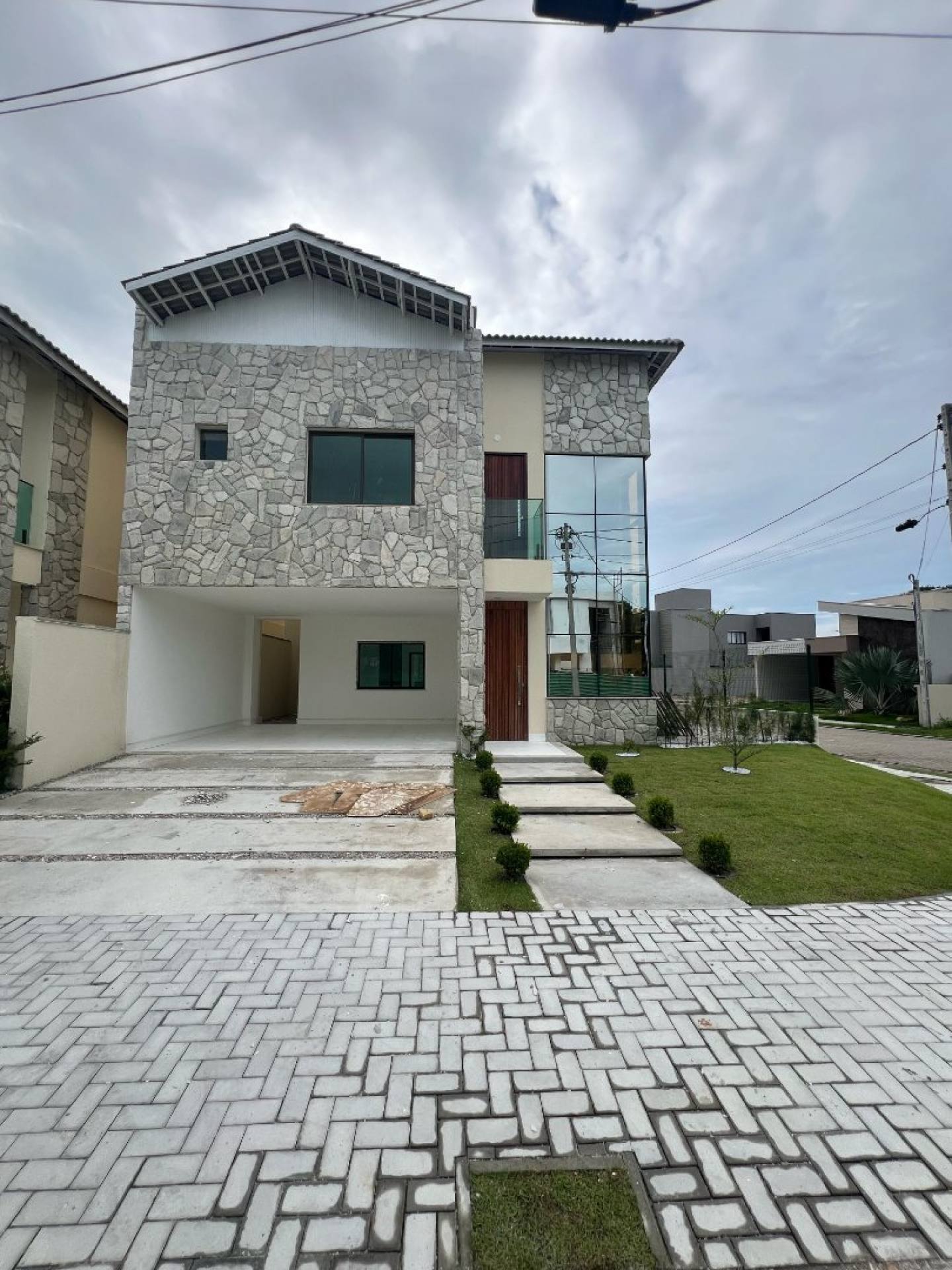 Casa dos Seus Sonhos no Condomínio Jardim Terra Brasilis – Conforto, Segurança e Lazer Completo!