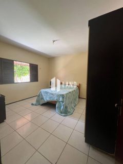 CASA PLANA NA MESSEJANA COM 3 DORMITÓRIOS (3 SUÍTES), 3 VAGAS DE GARAGEM, BANHEIRO SOCIAL, A VENDA, 240 M² (TERRENO COM 720 M2 - 24X30) POR R$ 1.200.000 - PRÓXIMA A AV. FREI CIRILO E AO GRAN SHOPPING MESSEJANA - MESSEJANA - FORTALEZA/CE