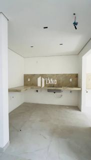 Casa Para Vender com 4 quartos, sendo 3 suítes no Eusébio.
