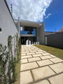 Casa Para Vender com 4 quartos 4 suítes no bairro Jardim das Oliveiras em Fortaleza.
