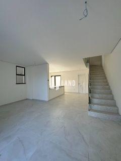 Casa Para Vender com 4 quartos 4 suítes no bairro Jardim das Oliveiras em Fortaleza.