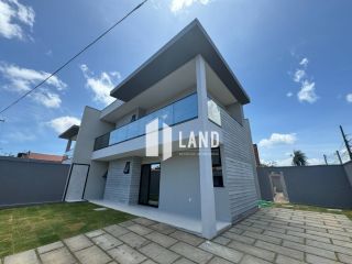 Casa Para Vender com 4 quartos 4 suítes no bairro Jardim das Oliveiras em Fortaleza.