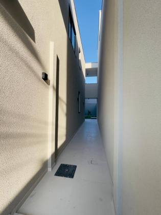 Casa Para Vender com 4 quartos 4 suítes no bairro Jardim das Oliveiras em Fortaleza.
