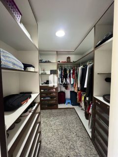 APARTAMENTO 1 POR ANDAR COM 4 SUÍTES, SEMI-MOBILIADO (MÓVEIS FIXOS), CLOSET, SALÃO DE FESTAS, DECK COM CHURRASQUEIRA, 4 VAGAS DE GARAGEM, DEPENDÊNCIA COM BANHEIRO, 240M², POR R$ 1.200.000, GUARARAPES - FORTALEZA - CE
