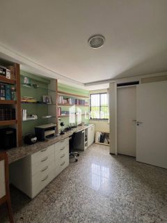 APARTAMENTO 1 POR ANDAR COM 4 SUÍTES, SEMI-MOBILIADO (MÓVEIS FIXOS), CLOSET, SALÃO DE FESTAS, DECK COM CHURRASQUEIRA, 4 VAGAS DE GARAGEM, DEPENDÊNCIA COM BANHEIRO, 240M², POR R$ 1.200.000, GUARARAPES - FORTALEZA - CE
